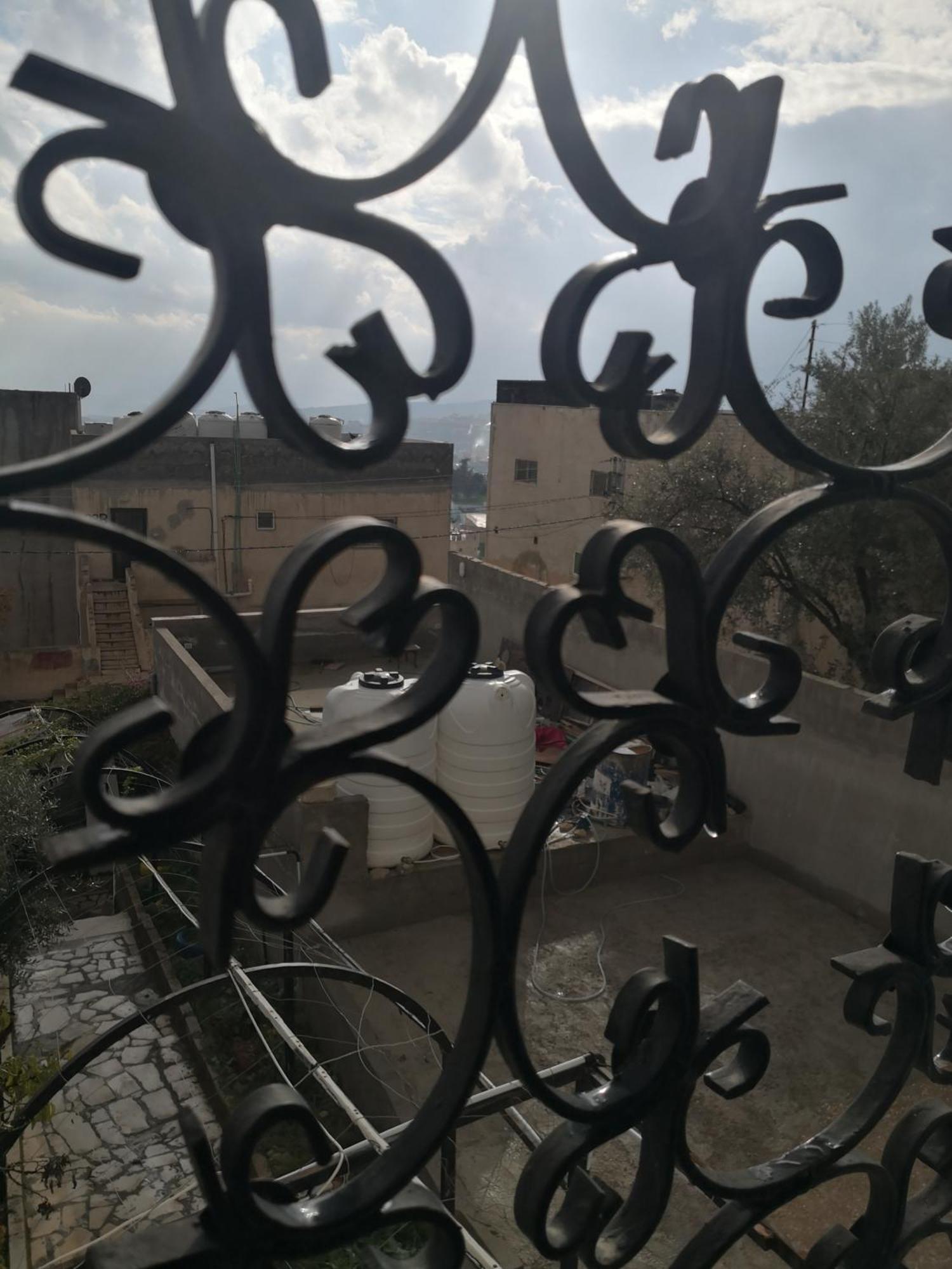 White Tulips Apartment الزنبقة البيضاء Dzseras Kültér fotó