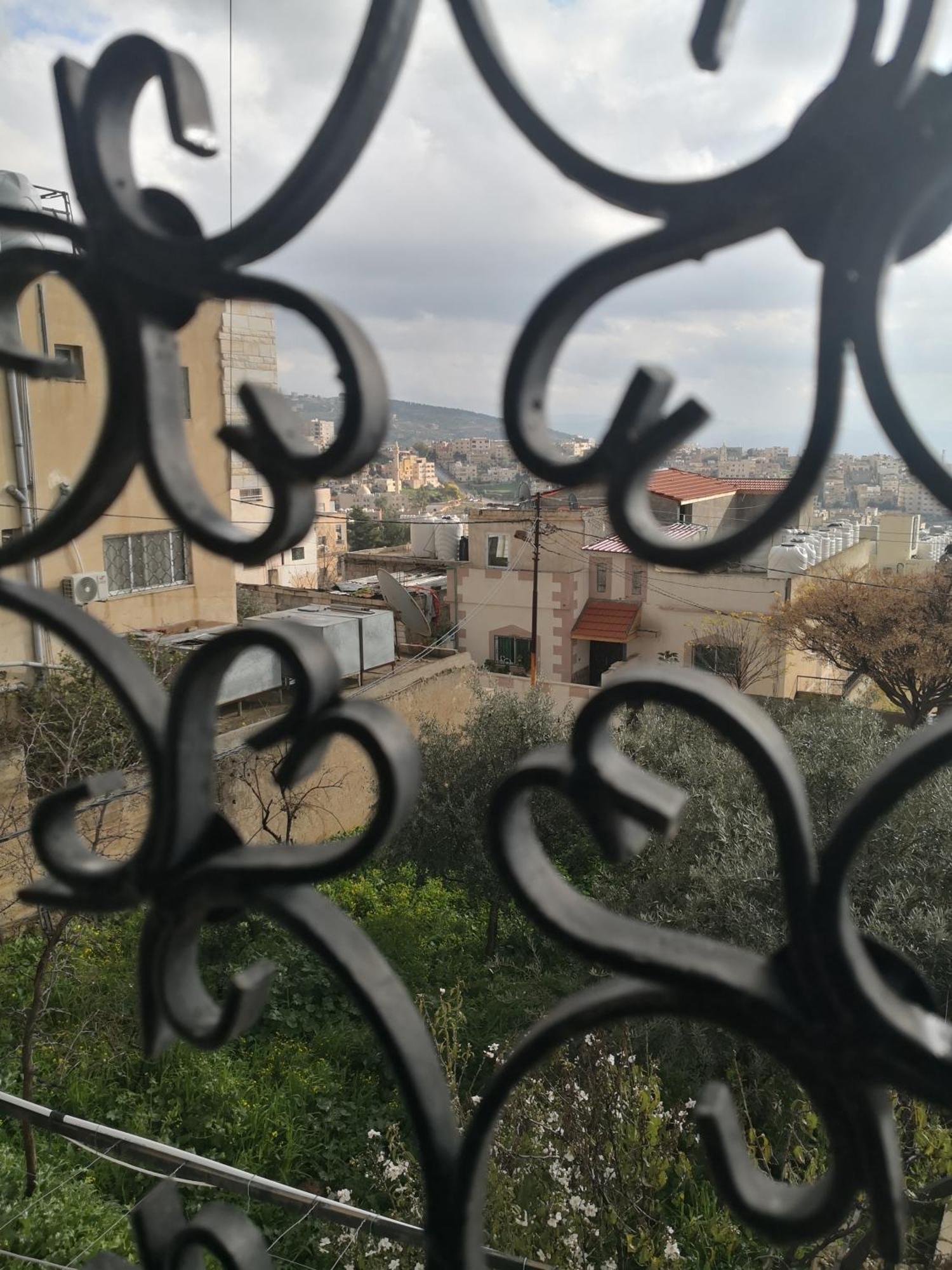 White Tulips Apartment الزنبقة البيضاء Dzseras Kültér fotó